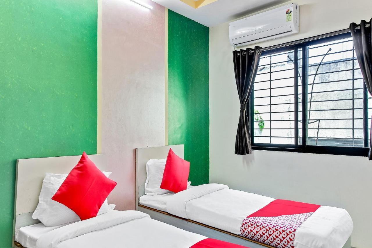 Oyo Flagship 48365 Hotel Shiva'S Castle Chalisgaon Exterior foto