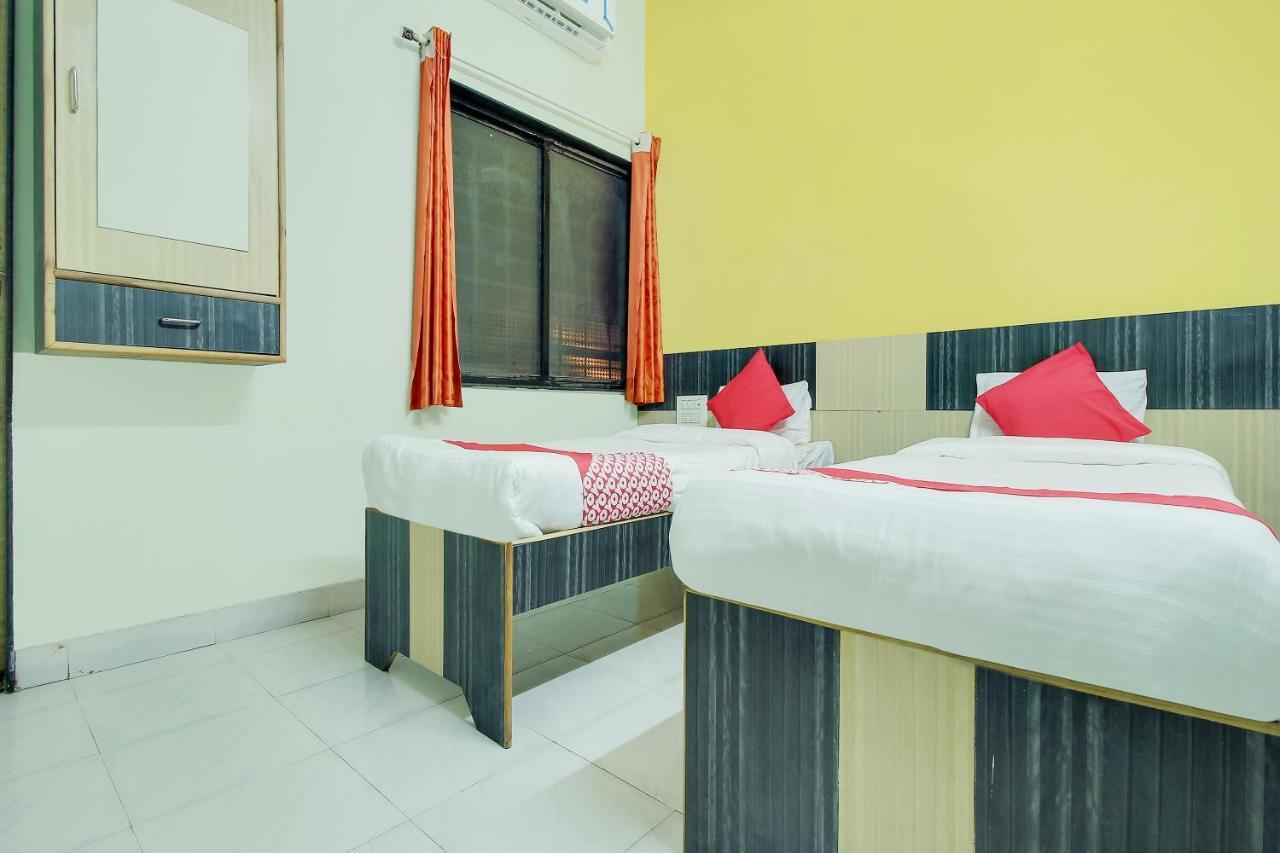 Oyo Flagship 48365 Hotel Shiva'S Castle Chalisgaon Habitación foto
