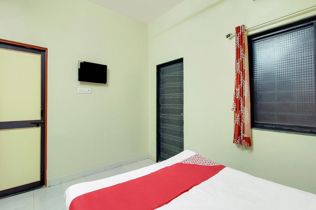 Oyo Flagship 48365 Hotel Shiva'S Castle Chalisgaon Exterior foto