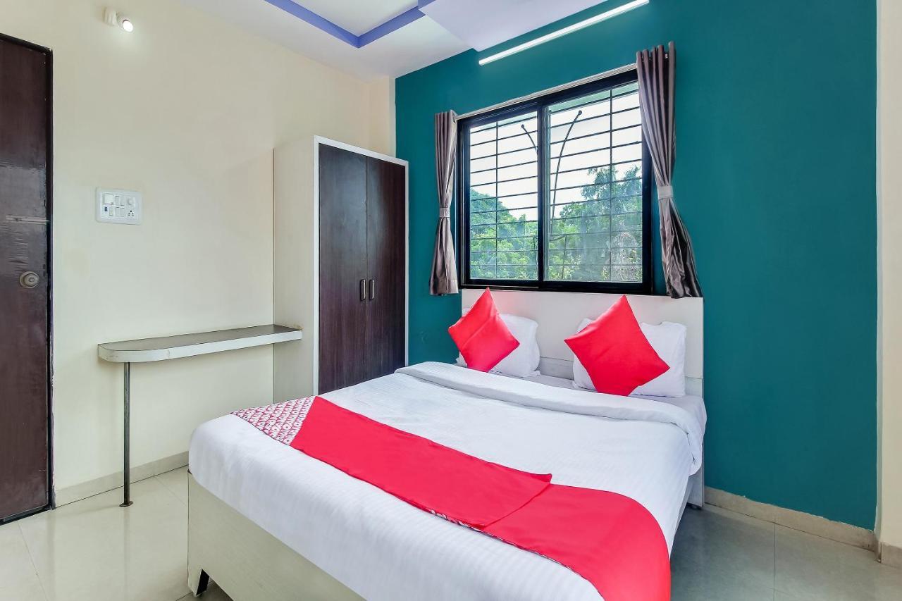 Oyo Flagship 48365 Hotel Shiva'S Castle Chalisgaon Exterior foto